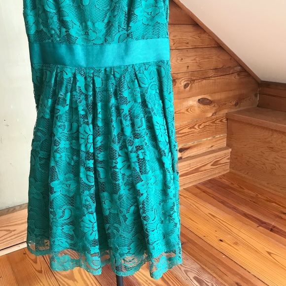 BB Dakota Green Lace Dress, EUC, S - Picture 5 of 16